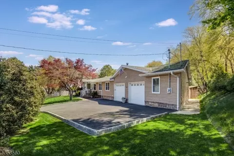 7 Kirk Ter, Wayne, NJ 07470 photo 3