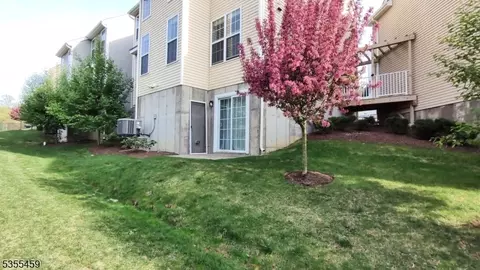 84 Sowers Dr Cu84, Hackettstown, NJ 07840