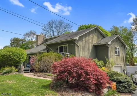104 Lackawanna Dr, Stanhope, NJ 07874