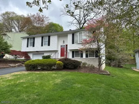 17 N Brookside Dr, Rockaway, NJ 07866