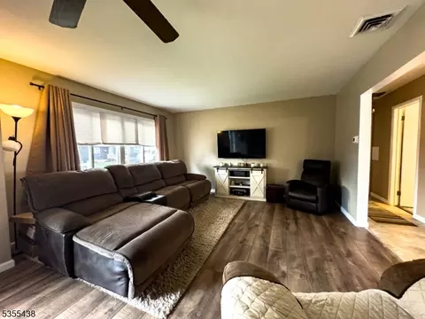 4 Parallel St, Nutley, NJ 07110 photo 7