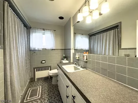 4 Parallel St, Nutley, NJ 07110 photo 13