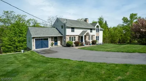 19 Crest Rd, Wantage, NJ 07461 photo 2