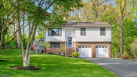 33 Lacey Ave, Gillette, NJ 07933 photo 1