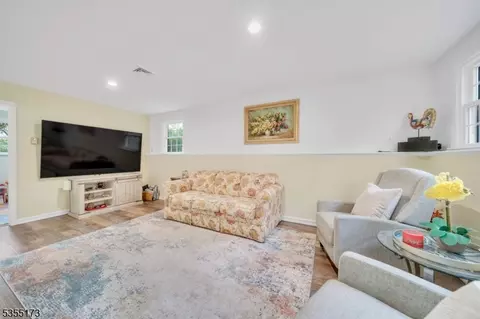 33 Lacey Ave, Gillette, NJ 07933 photo 19