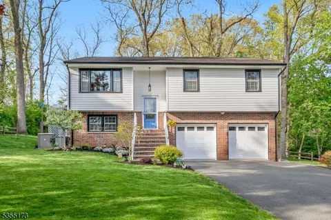 33 Lacey Ave, Gillette, NJ 07933 photo 2