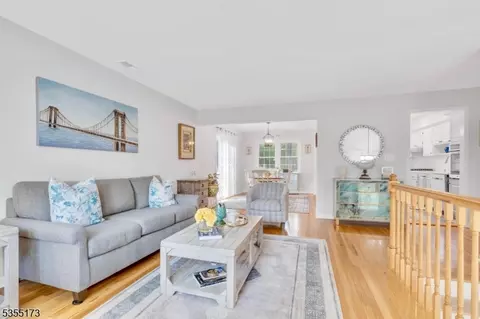 33 Lacey Ave, Gillette, NJ 07933 photo 4