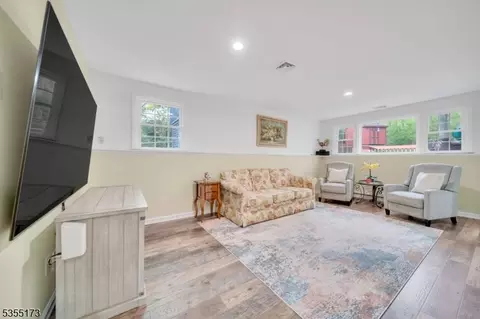 33 Lacey Ave, Gillette, NJ 07933 photo 18