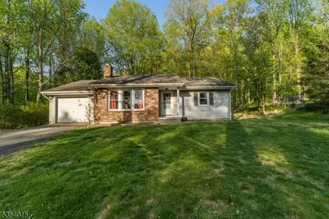 203 Richline Hill Rd, Stewartsville, NJ 08886
