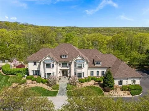 3 Winthrop Gait Rd, Sparta, NJ 07871