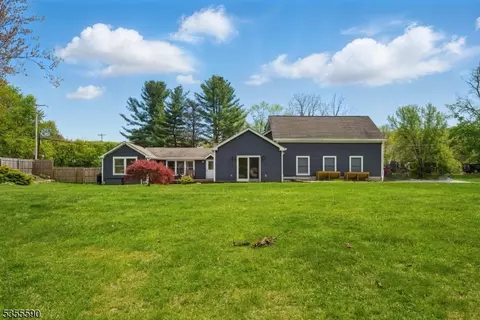 4 Towpath Rd, Denville, NJ 07834