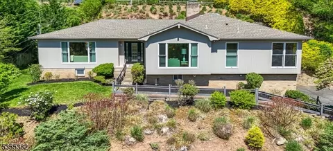 1381 Outlook Dr, Mountainside, NJ 07092