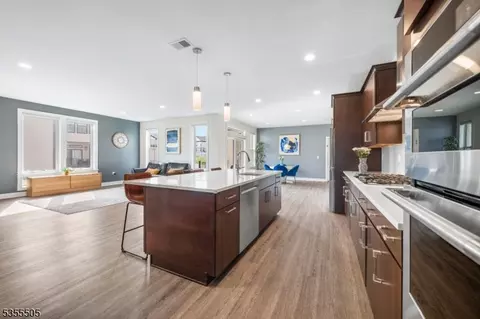 81 Village Dr, Skillman, NJ 08558 photo 9
