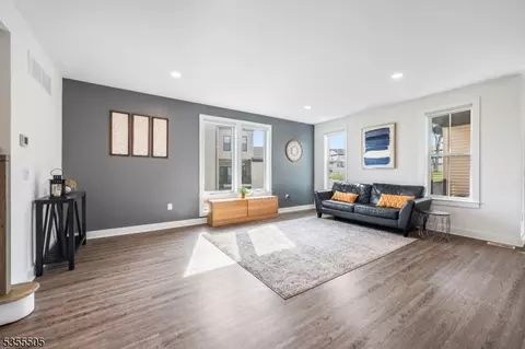 81 Village Dr, Skillman, NJ 08558 photo 13