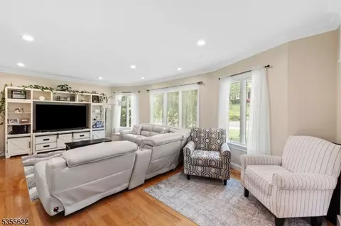 38 Cathedral Ave, Nutley, NJ 07110 photo 9