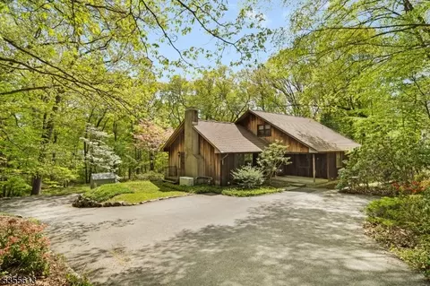 18 Woodland Rd, Denville, NJ 07834