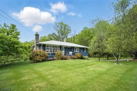 3 Geraldine Dr, Wantage, NJ 07461