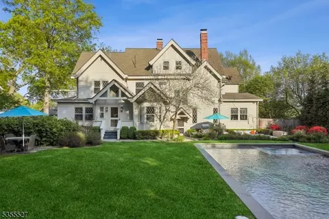 384 Up Mountain Ave, Montclair Twp, NJ 07043