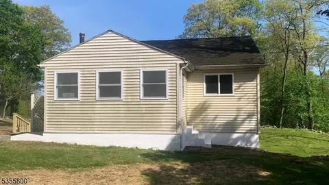315 Tulsa Trl, Hopatcong, NJ 07843