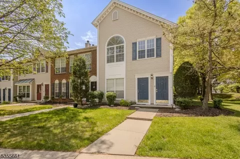 2 Amethyst Way, Franklin Park, NJ 08823