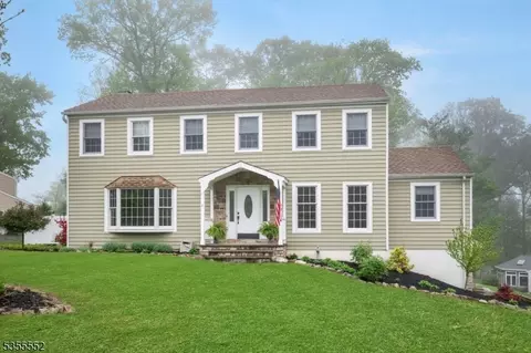 2 Apgar Rd, Long Valley, NJ 07853