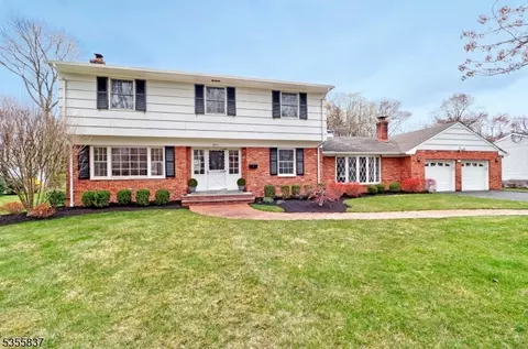 11 Harvale Dr, Florham Park, NJ 07932