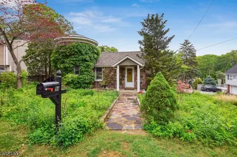 94 Terrace Ave, Butler, NJ 07405