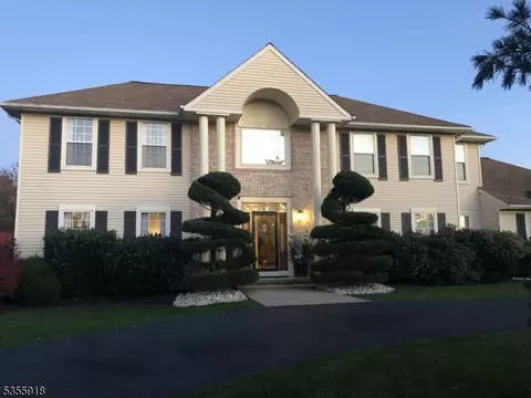 22 Ridings Pkwy, Princeton, NJ 08540