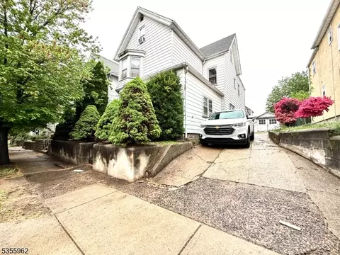 22 Van Rensselear St, Belleville, NJ 07109