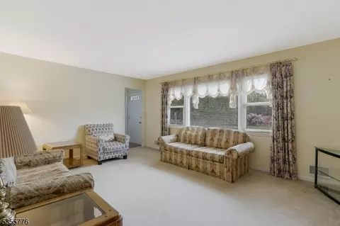 25 Orchard Rd, Middlesex, NJ 08846 photo 8