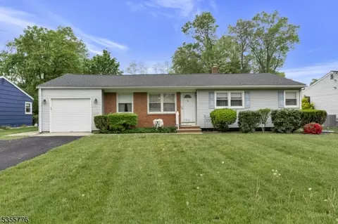 25 Orchard Rd, Middlesex, NJ 08846