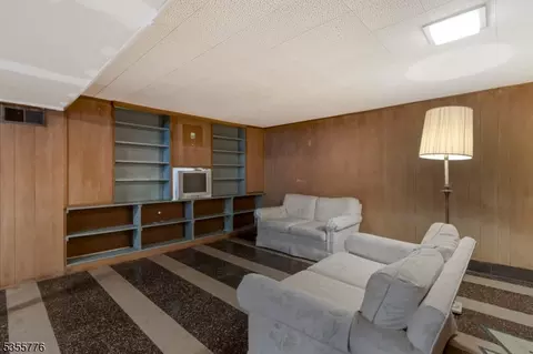 25 Orchard Rd, Middlesex, NJ 08846 photo 23