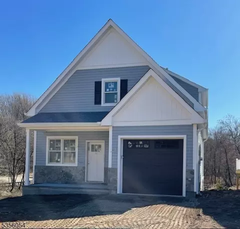 22 Birdie Ln, Boonton Town, NJ 07005