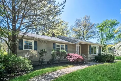 6 Briarcliff Rd, Morris Plains, NJ 07950