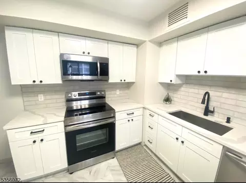316 Prospect Ave #3G, Hackensack, NJ 07601 photo 4