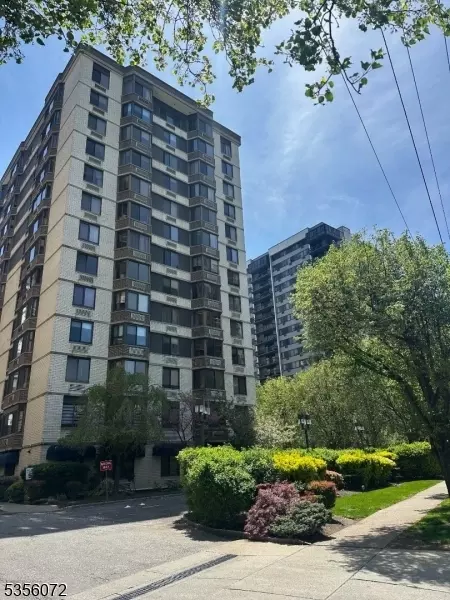 316 Prospect Ave #3G, Hackensack, NJ 07601 photo 2