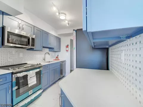 377 S Harrison St #5M, East Orange, NJ 07018