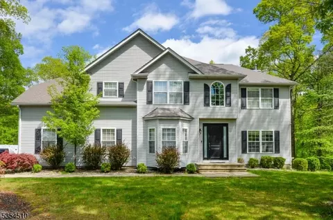 6 Manor Dr, Byram Twp, NJ 07821