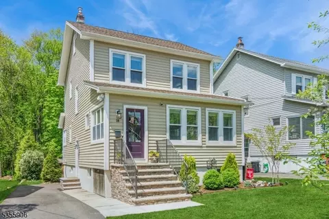 30 Dougal Ave, Livingston, NJ 07039