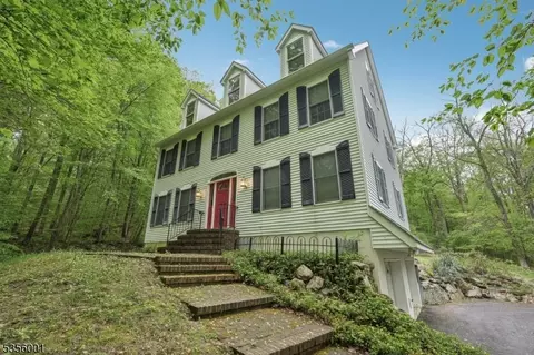 46 Scenic Dr, Green Twp, NJ 07821