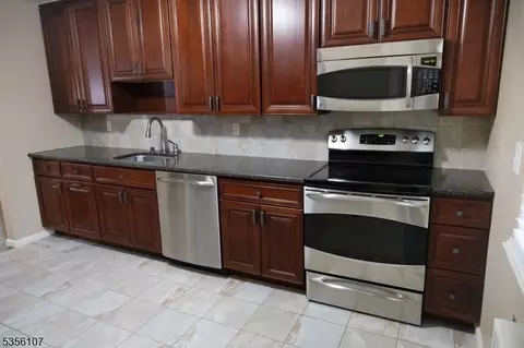 22 Troy Dr # A, Springfield, NJ 07081 photo 2