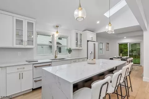 82 Cooper Ave, Montclair, NJ 07043