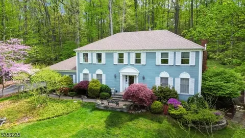 19 Laura Ln, Morristown, NJ 07960