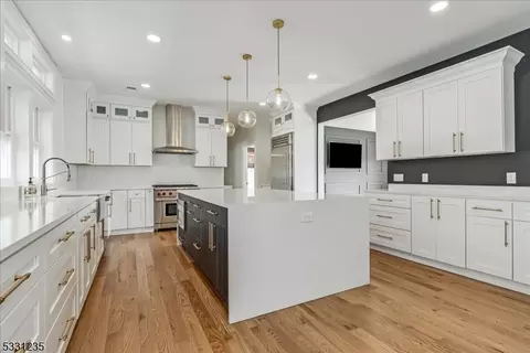 Kitchen - 1510 Deer Path, Mountainside, NJ 07092 photo 2 of 4