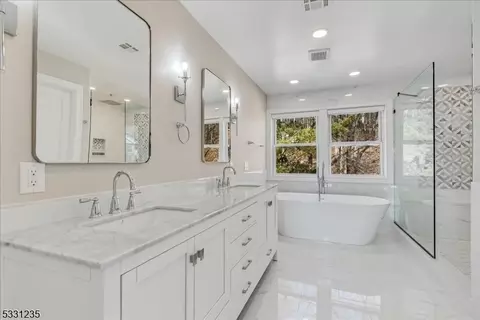 Bath - 1510 Deer Path, Mountainside, NJ 07092 photo 2 of 6