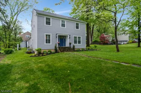 2 Columbia Dr, Bernardsville, NJ 07924