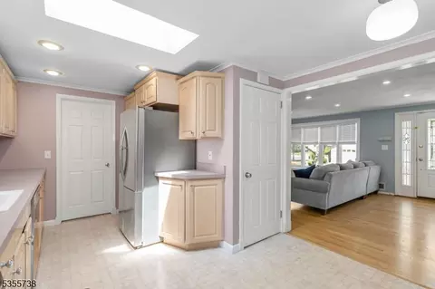 155 Pitt Rd, Springfield, NJ 07081 photo 11