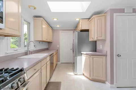 155 Pitt Rd, Springfield, NJ 07081 photo 10