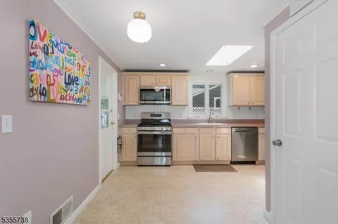 155 Pitt Rd, Springfield, NJ 07081 photo 13
