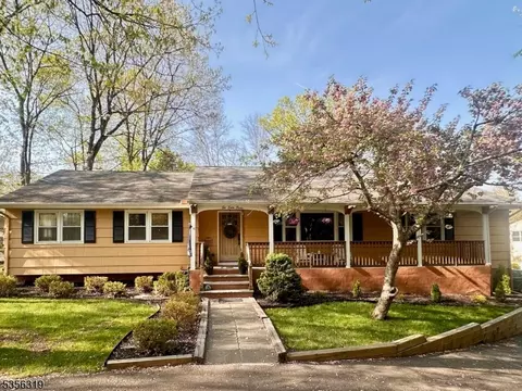 667 Cedarbrook Rd, Bridgewater, NJ 08807